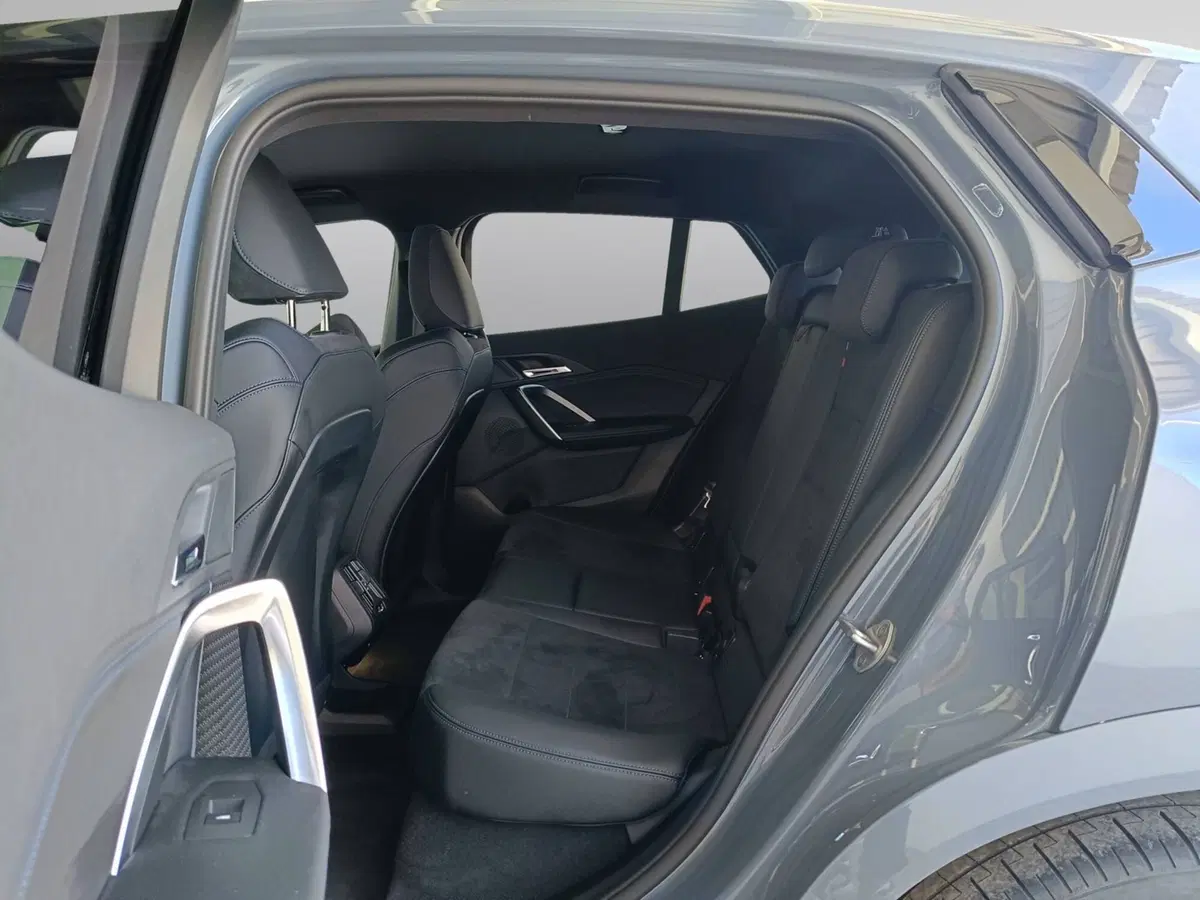 BMW iX2 usata a Ascoli Piceno (9)