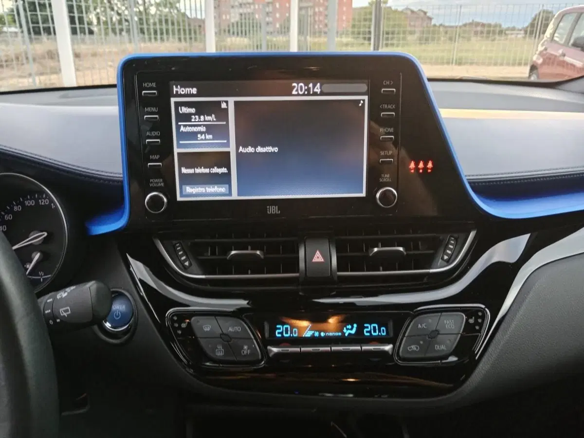 Toyota Toyota C-HR usata a Alessandria (13)