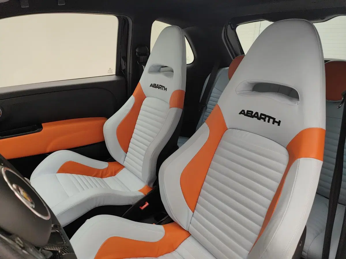 Abarth 595 Cabrio usata a Como (10)