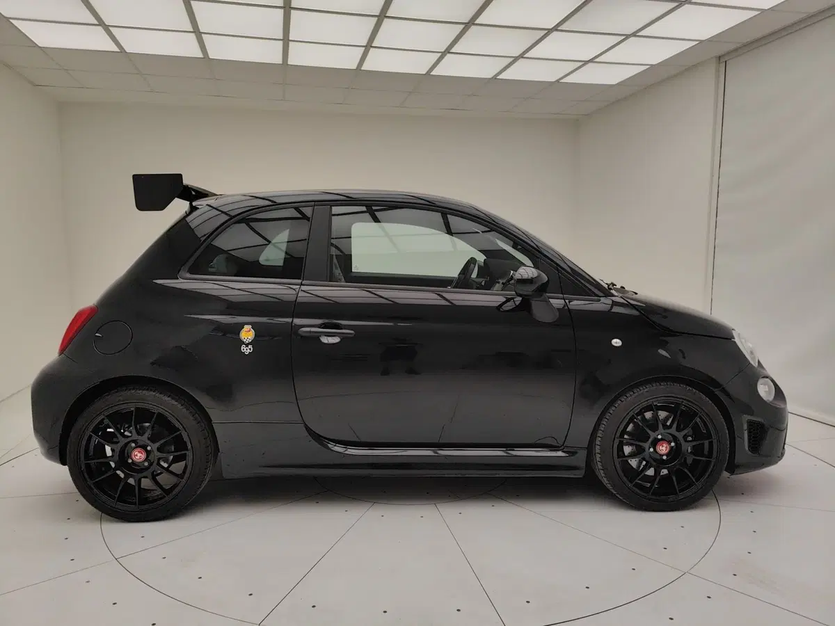 Abarth 595 Cabrio usata a Como (18)