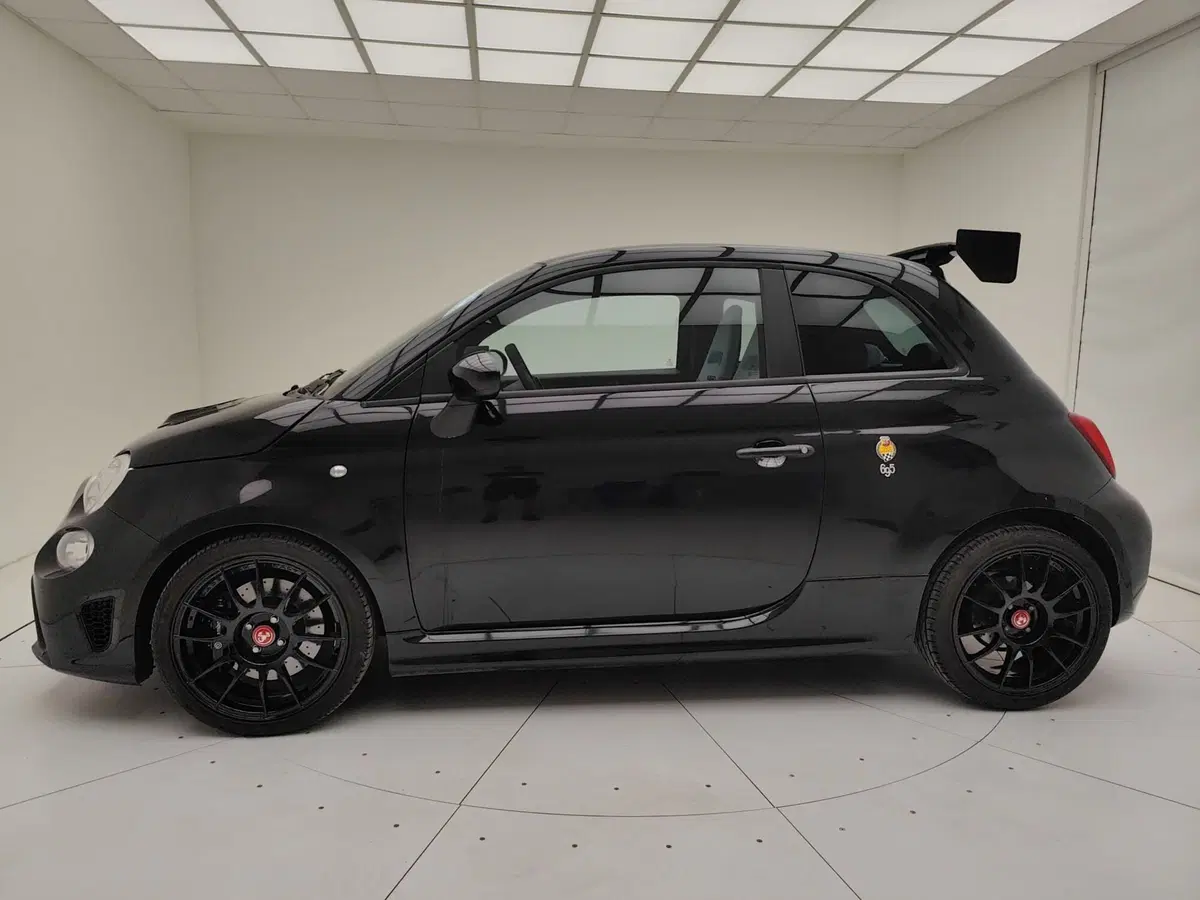 Abarth 595 Cabrio usata a Como (19)