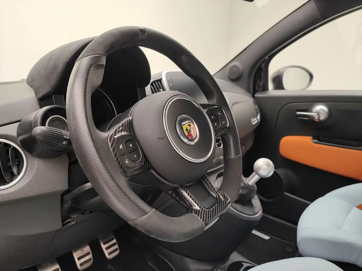Abarth 595 Cabrio usata a Como (8)