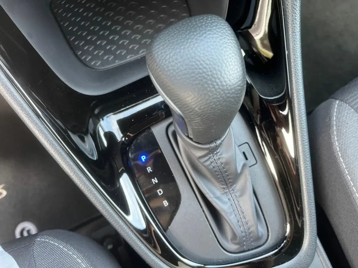 Toyota Yaris usata a Lecco (18)