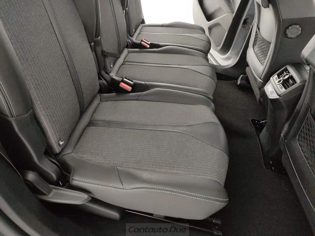 Peugeot 5008 usata a Caserta (14)