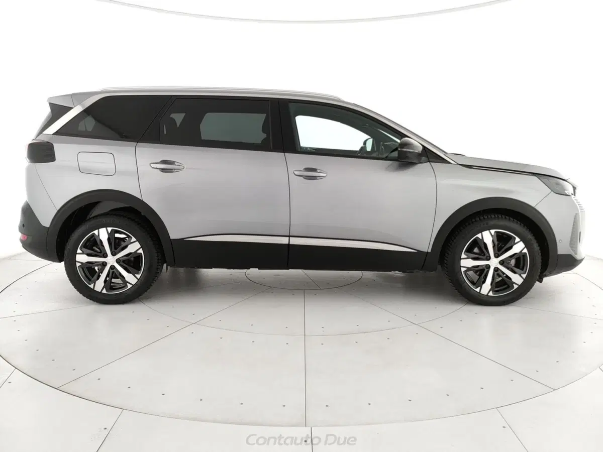 Peugeot 5008 usata a Caserta (4)