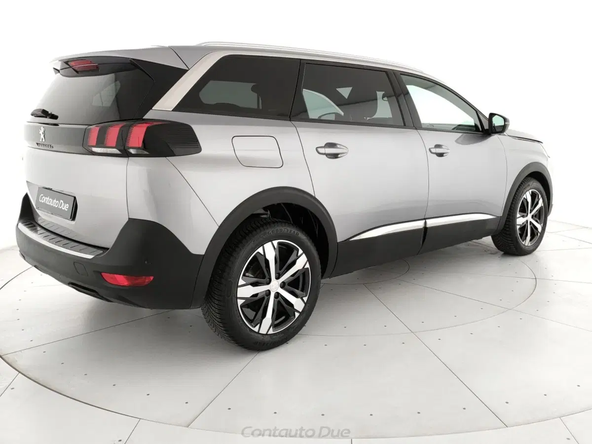 Peugeot 5008 usata a Caserta (5)