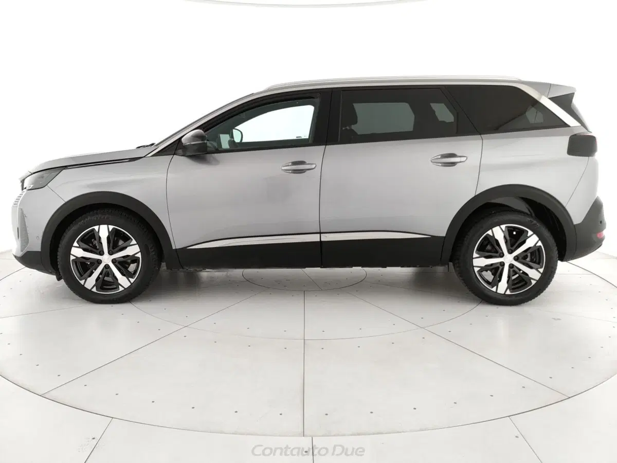 Peugeot 5008 usata a Caserta (7)