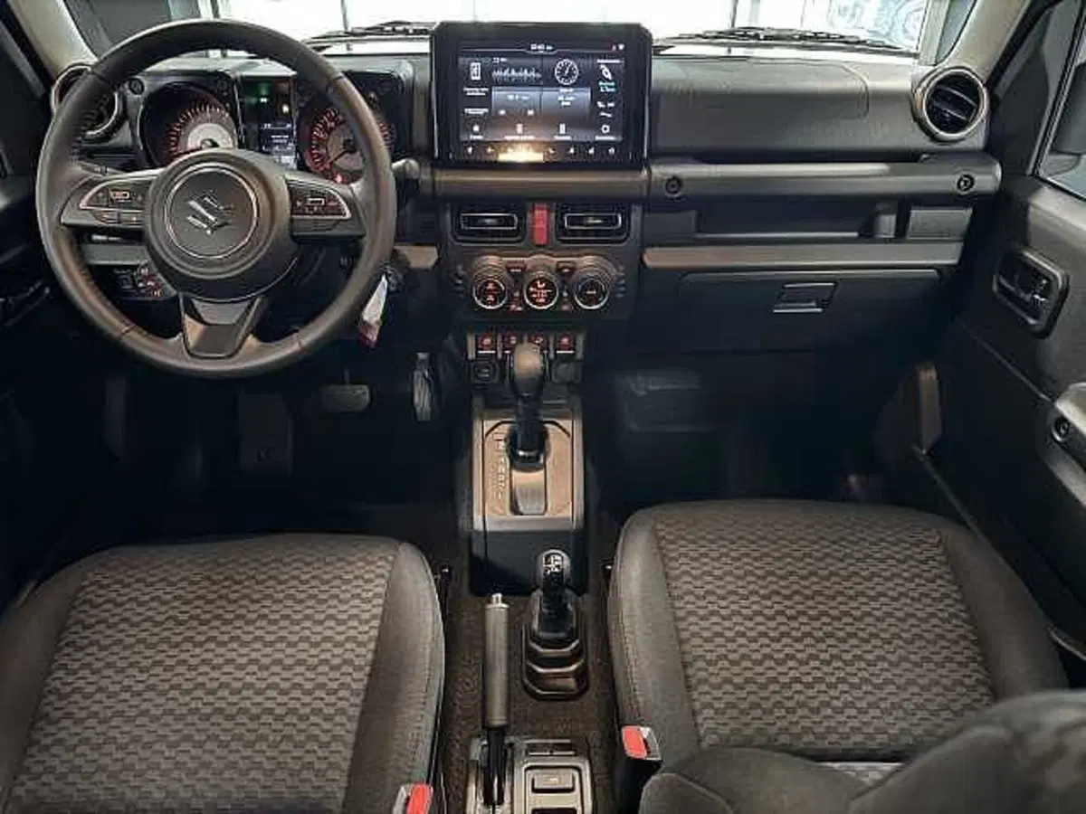 Suzuki Jimny nuova a Aosta (10)