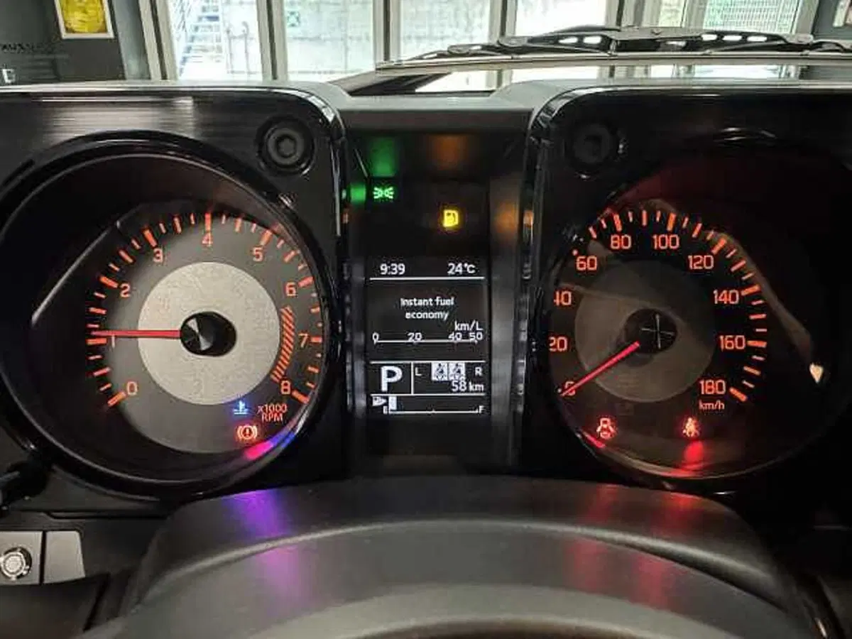 Suzuki Jimny nuova a Aosta (13)