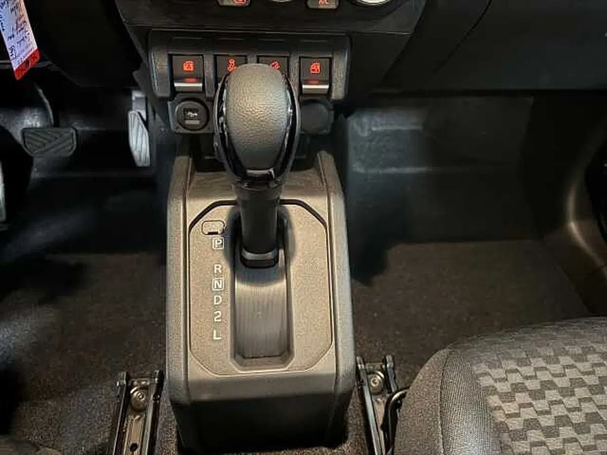 Suzuki Jimny nuova a Aosta (15)