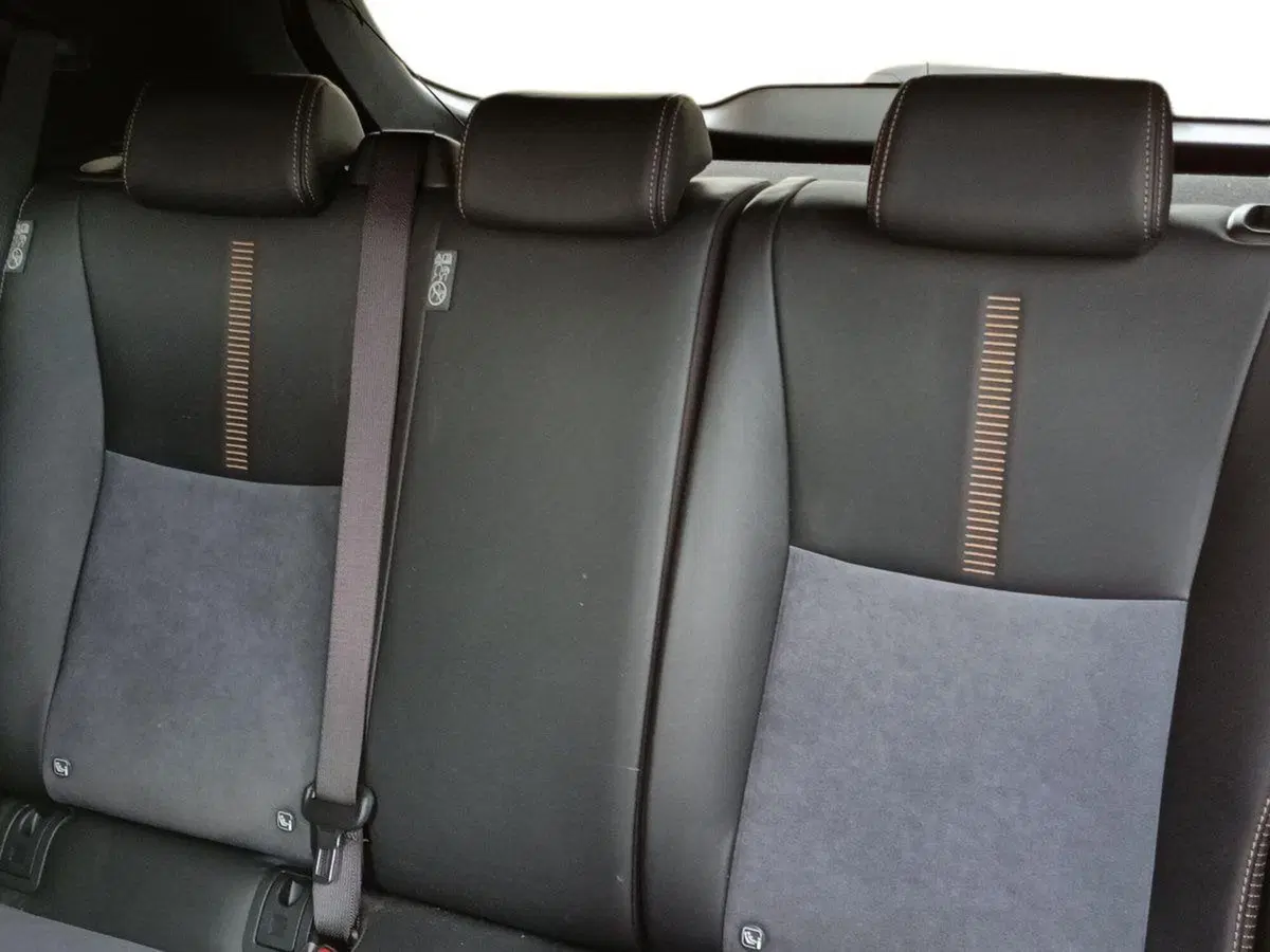 Lexus LBX usata a Milano (10)