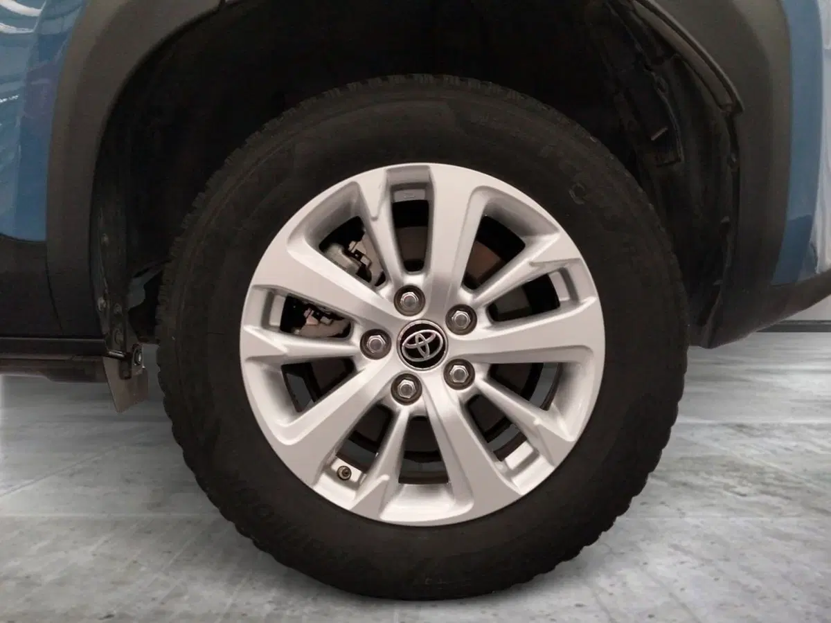 Toyota Yaris Cross usata a Frosinone (15)