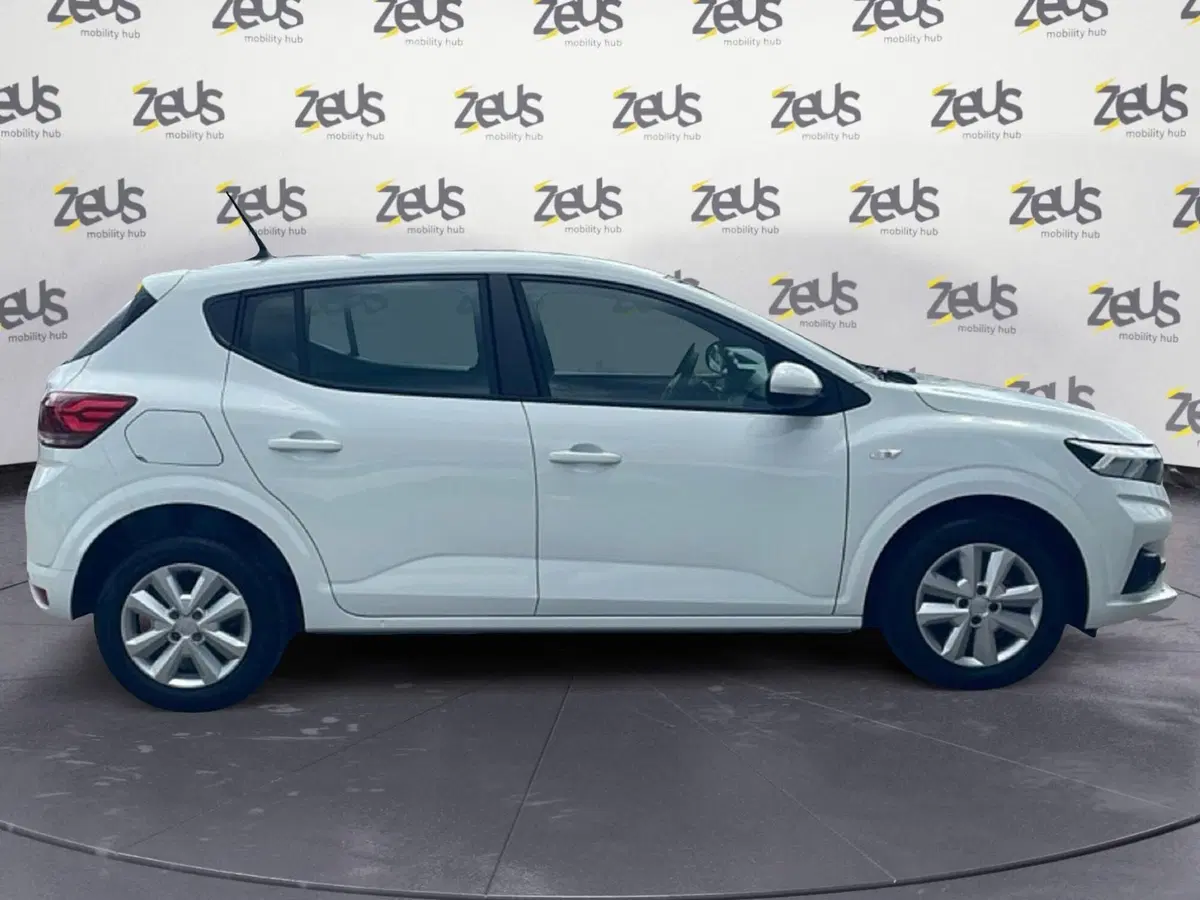 Dacia Sandero usata a Bologna (7)