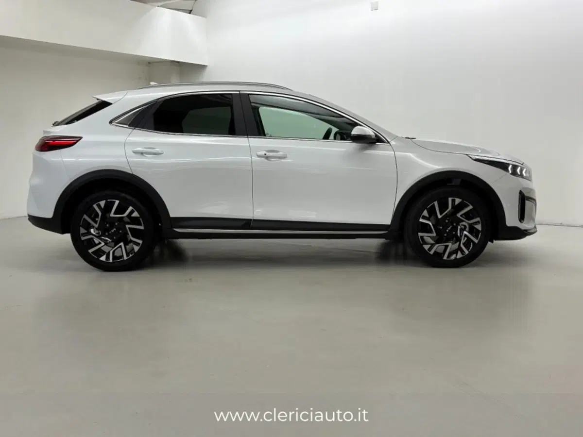Kia XCeed nuova a Como (5)