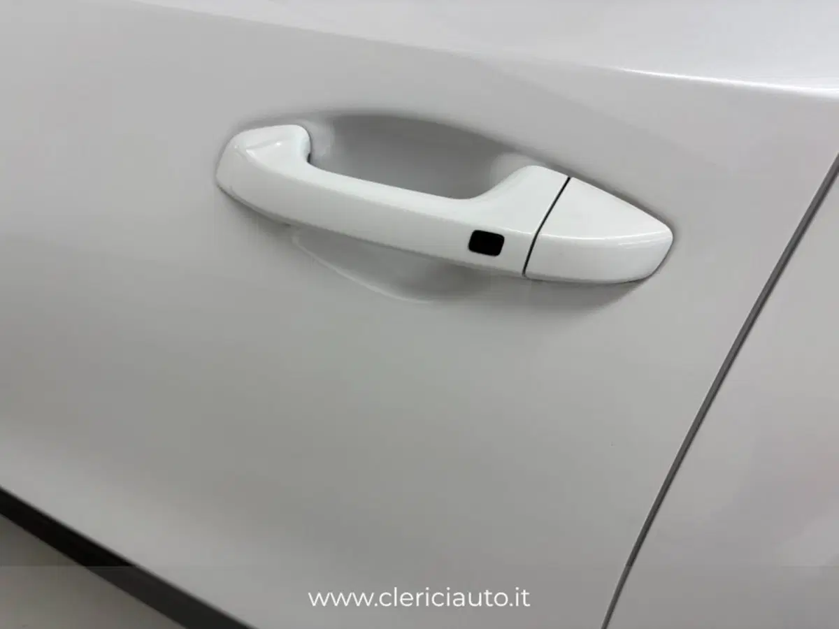 Kia XCeed nuova a Como (6)
