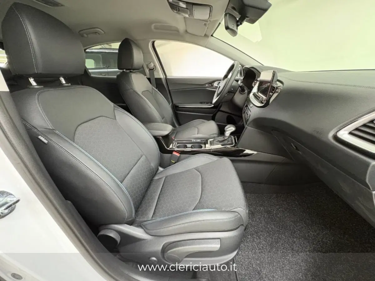 Kia XCeed nuova a Como (7)