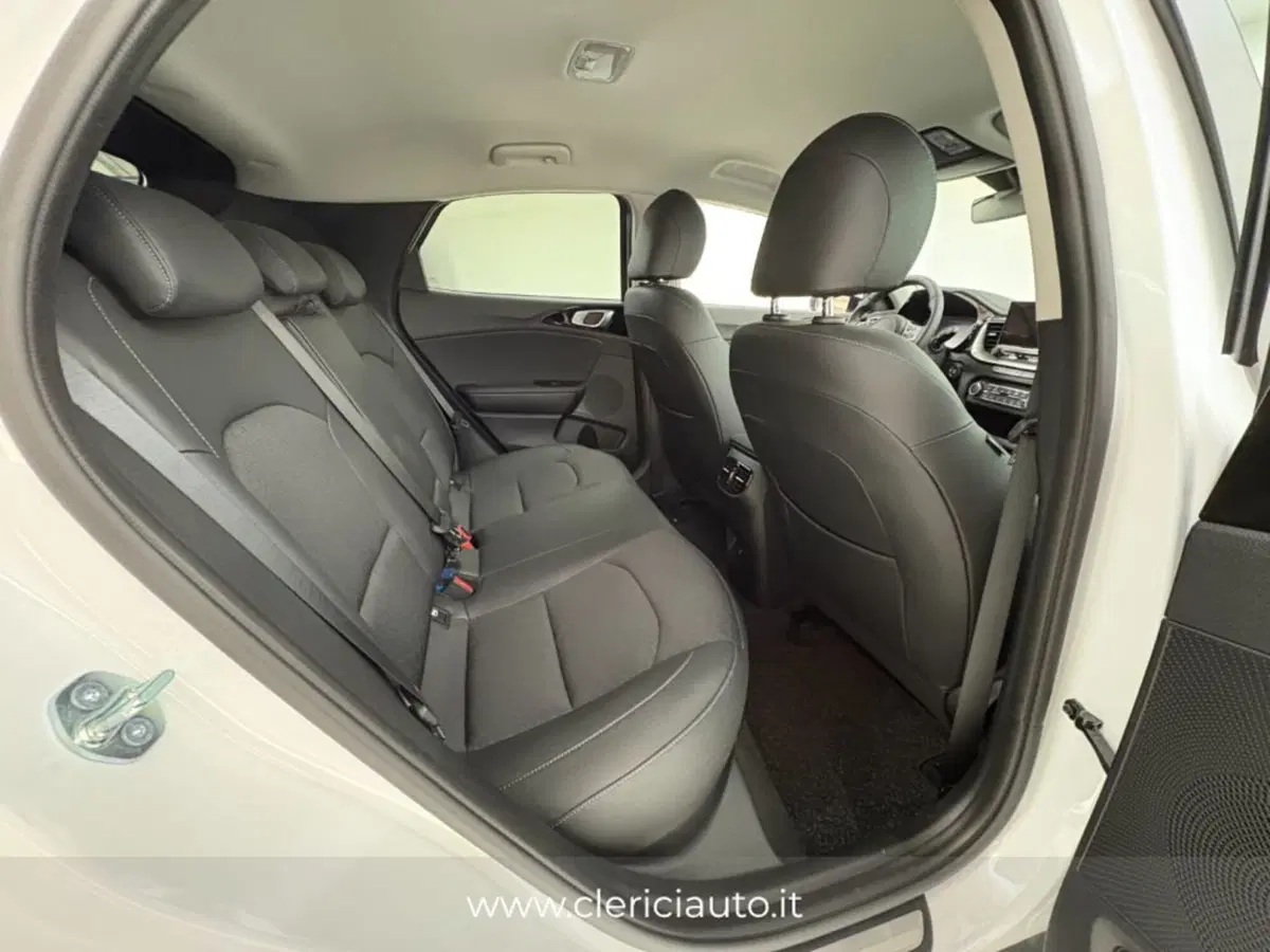 Kia XCeed nuova a Como (8)