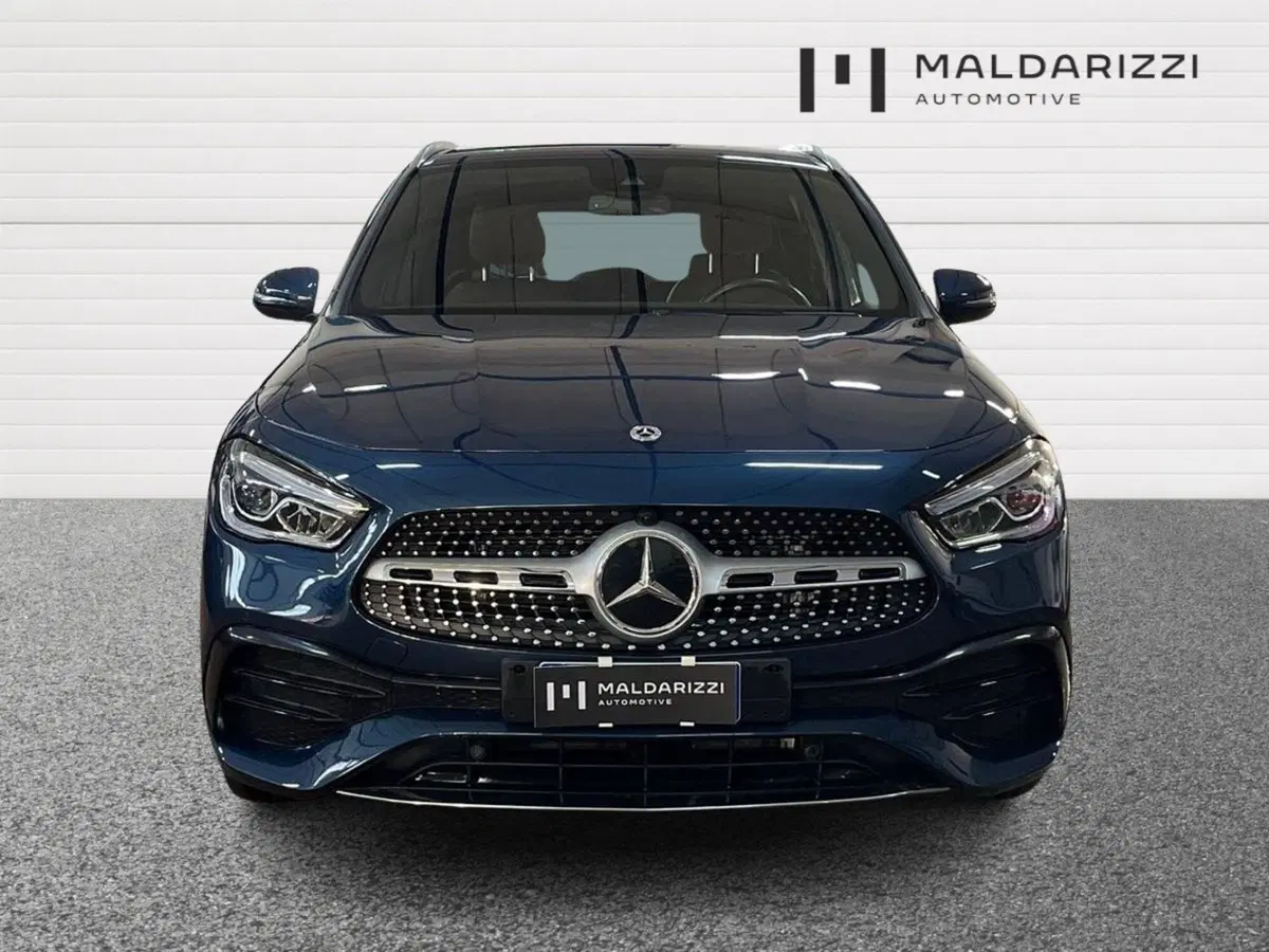 Mercedes-Benz GLA SUV usata a Bari (2)