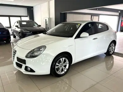 Alfa Romeo Giulietta 1.4 tb Progression 105cv E6 del 2016 usata a Ferrara