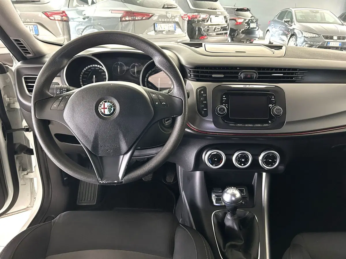 Alfa Romeo Giulietta usata a Ferrara (11)
