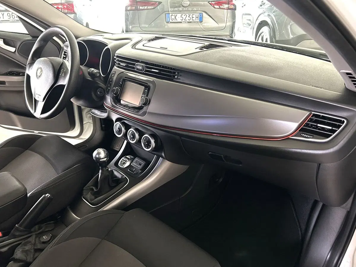 Alfa Romeo Giulietta usata a Ferrara (12)