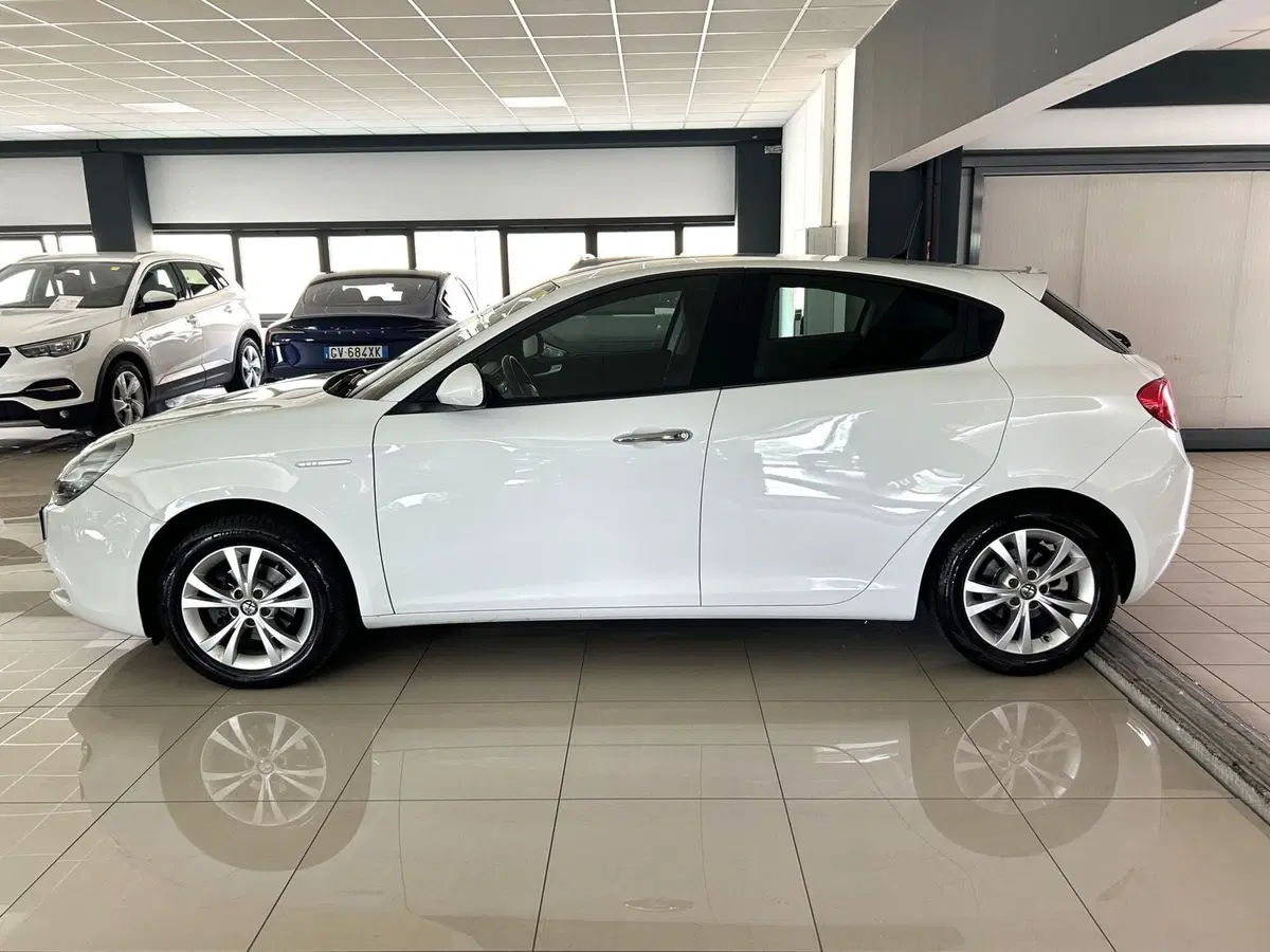 Alfa Romeo Giulietta usata a Ferrara (6)