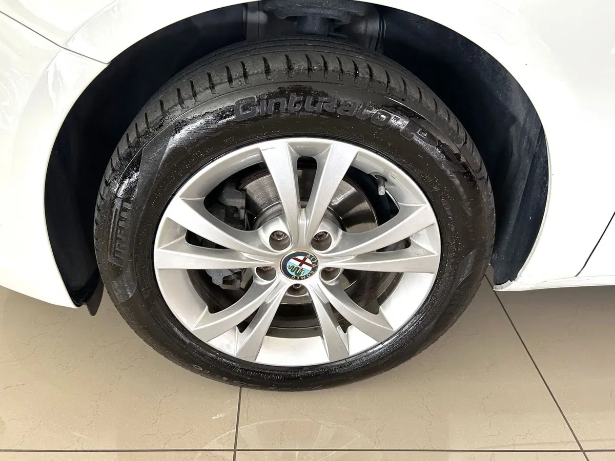 Alfa Romeo Giulietta usata a Ferrara (7)