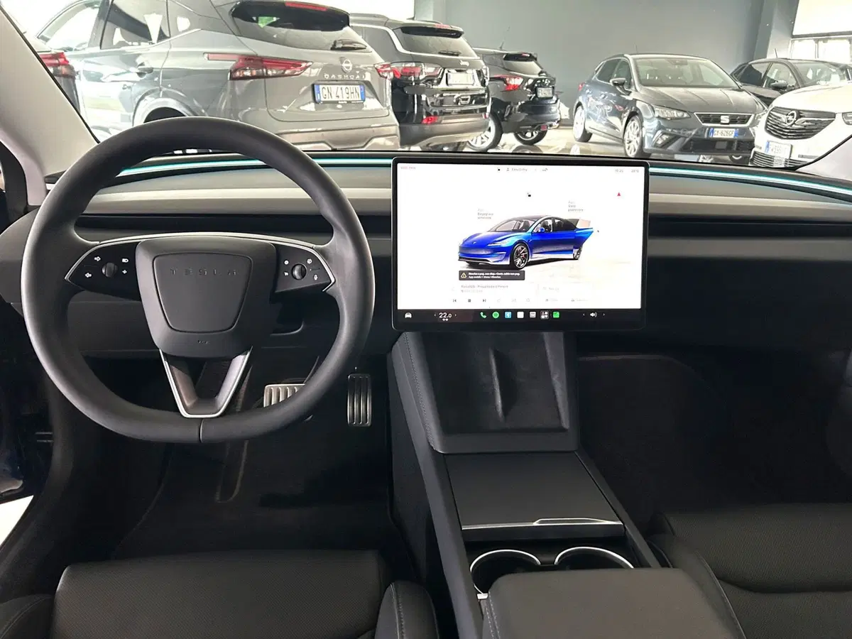 Tesla Model 3 usata a Ferrara (11)