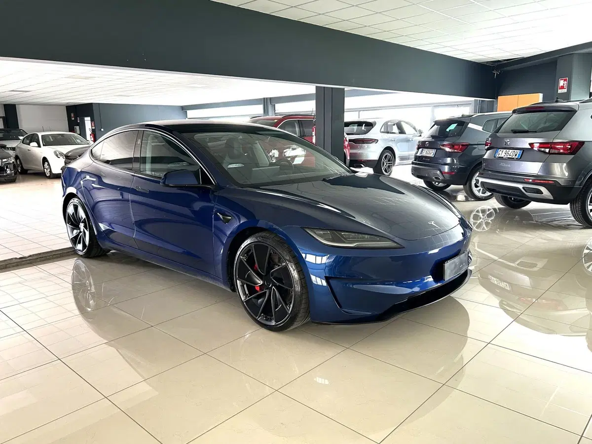Tesla Model 3 usata a Ferrara (3)