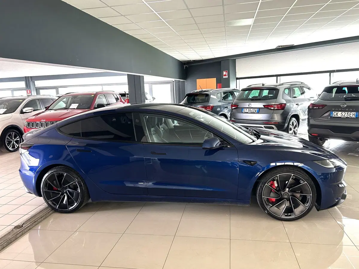 Tesla Model 3 usata a Ferrara (4)