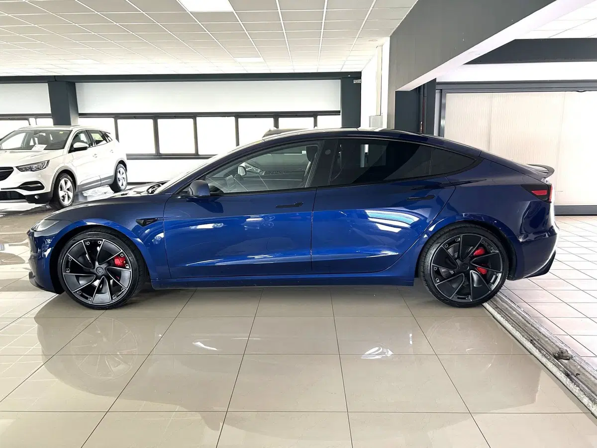 Tesla Model 3 usata a Ferrara (6)