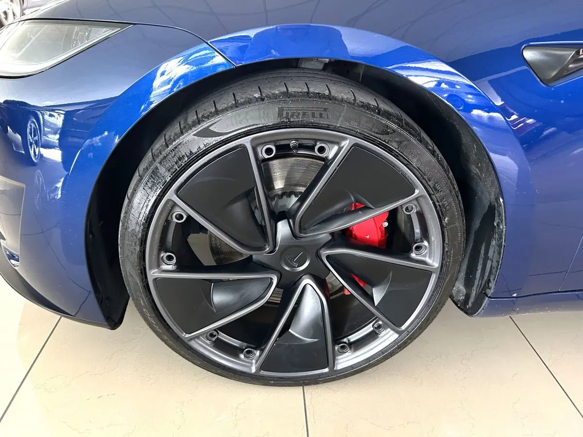 Tesla Model 3 usata a Ferrara (7)