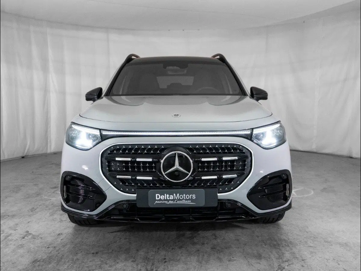 Mercedes-Benz GLB nuova a Macerata (5)