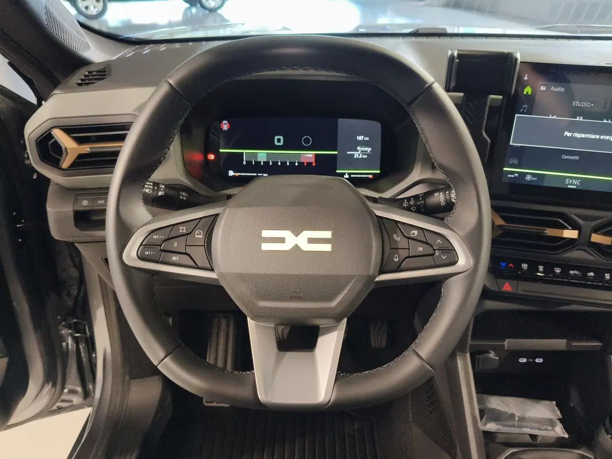 Dacia Bigster nuova a Brescia (13)