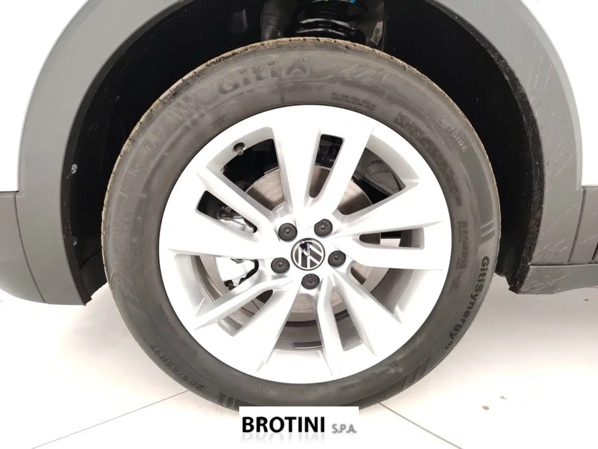 Volkswagen T-Cross nuova a Massa-Carrara (6)