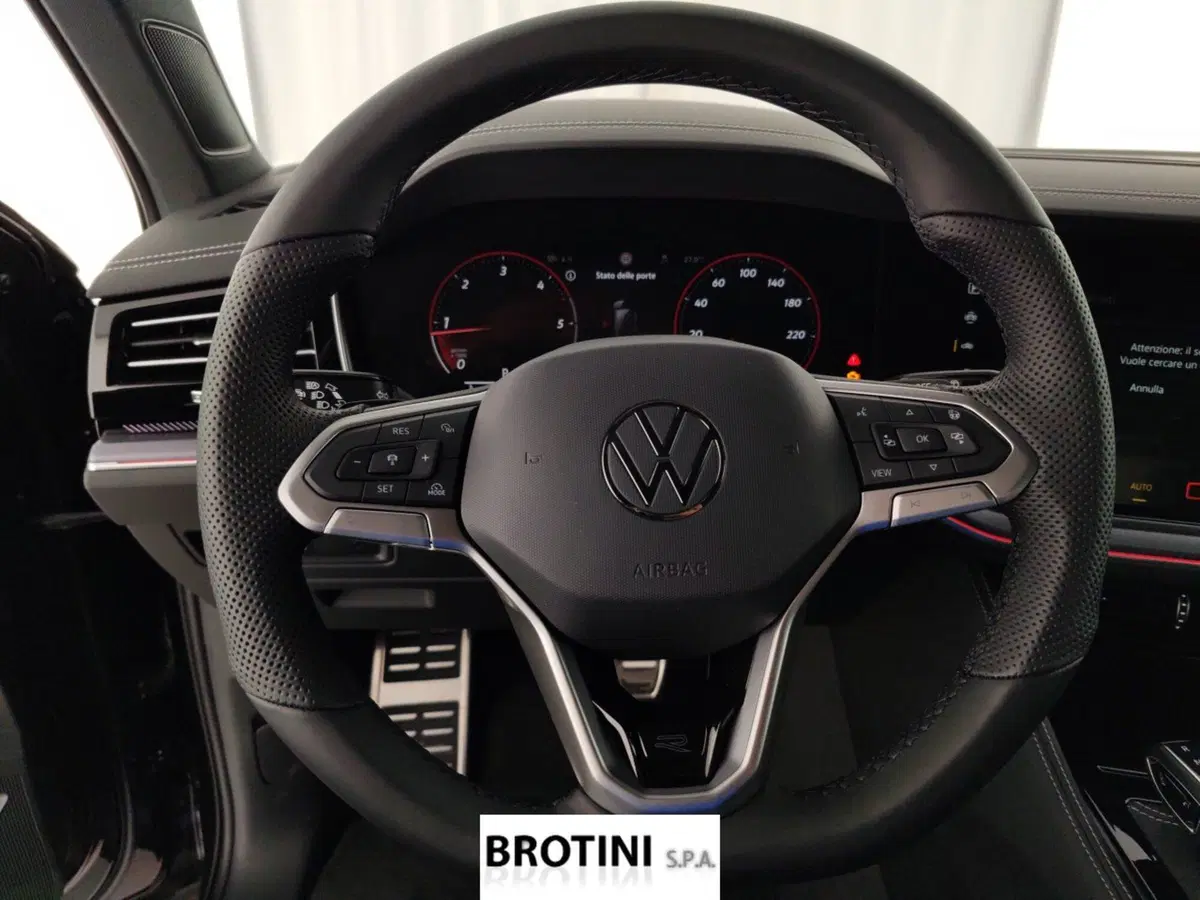 Volkswagen Touareg nuova a Massa-Carrara (16)