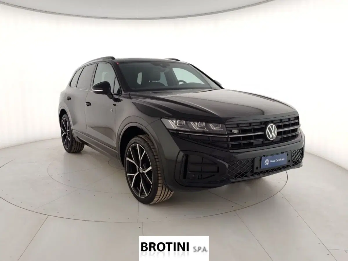 Volkswagen Touareg nuova a Massa-Carrara (4)