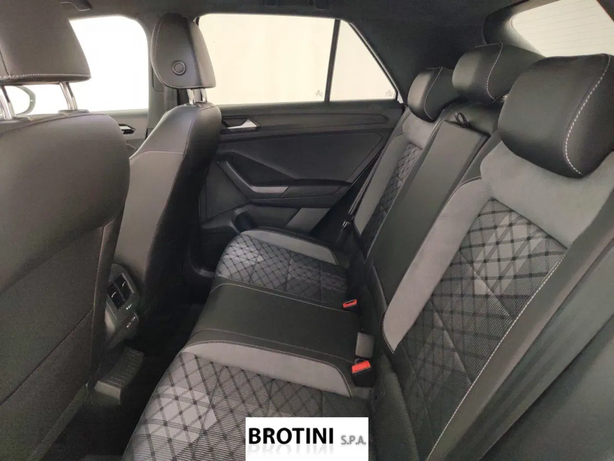 Volkswagen T-Roc usata a Massa-Carrara (10)