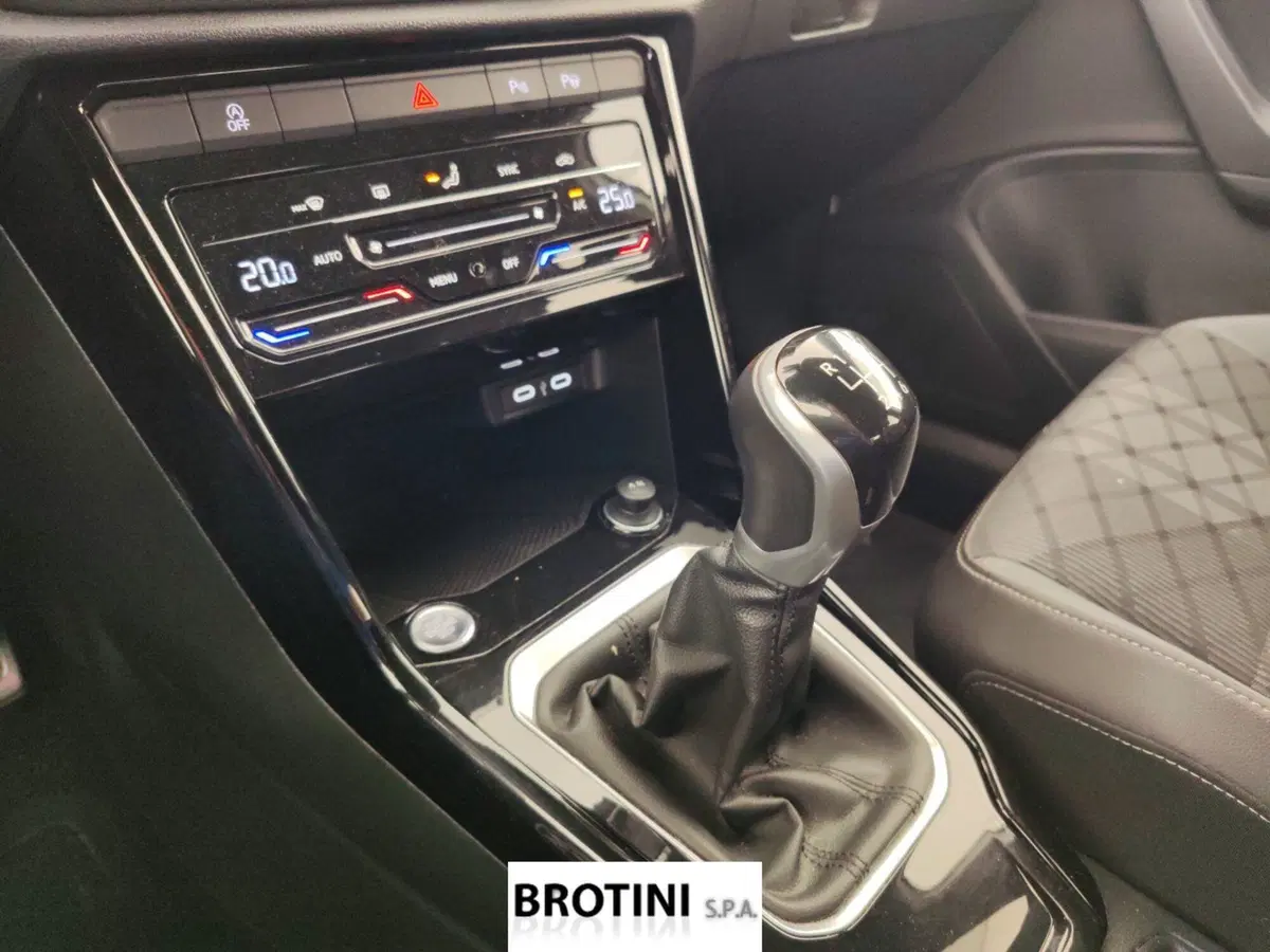 Volkswagen T-Roc usata a Massa-Carrara (11)
