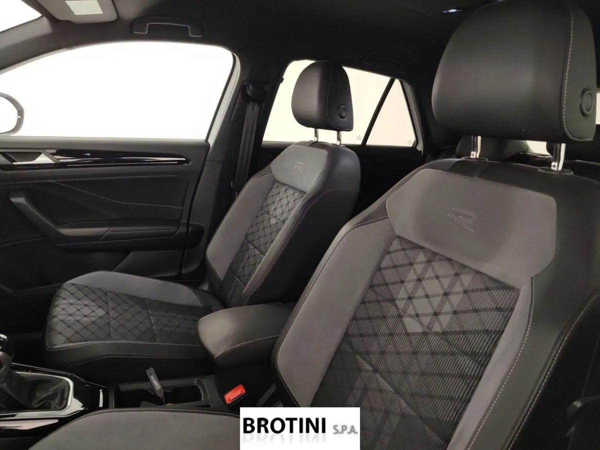 Volkswagen T-Roc usata a Massa-Carrara (9)