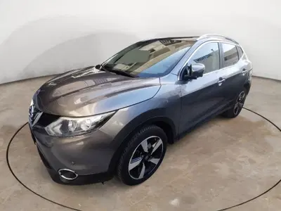 Nissan Qashqai 1.6 dCi 2WD XTronic Tekna del 2016 usata a Massafra