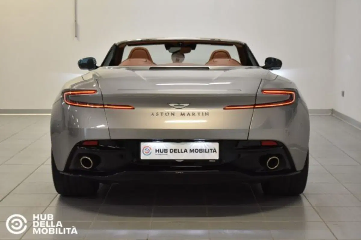 Aston Martin DB12 Volante usata a Perugia (10)