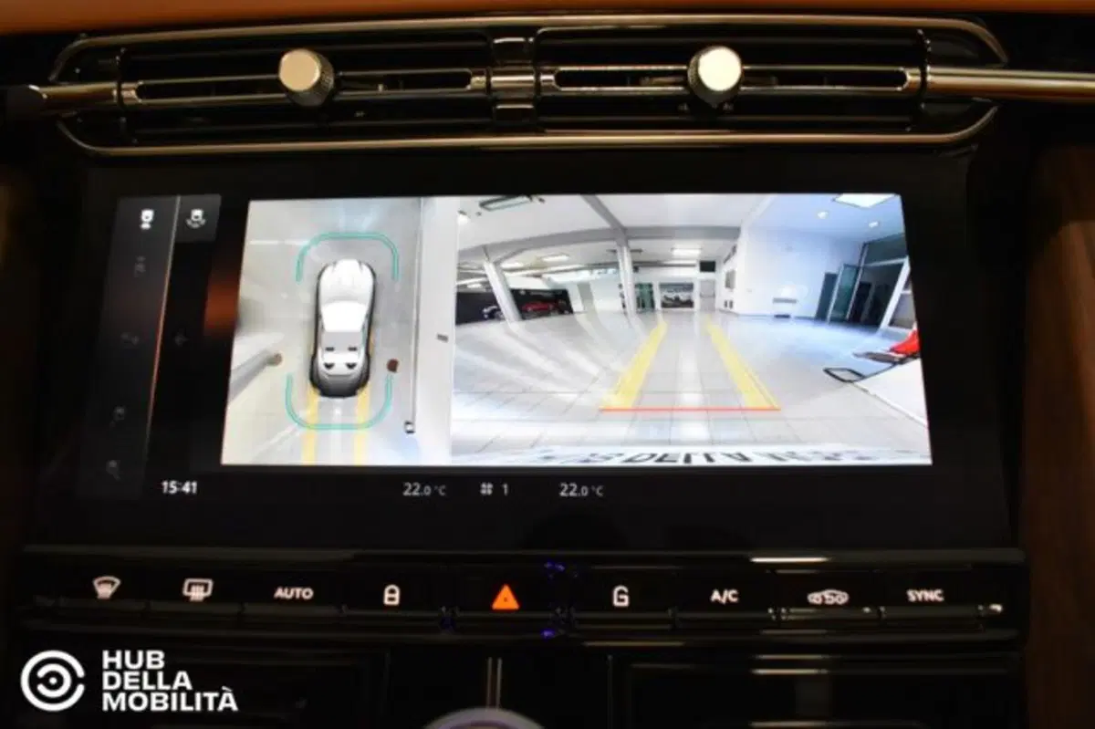 Aston Martin DB12 Volante usata a Perugia (20)