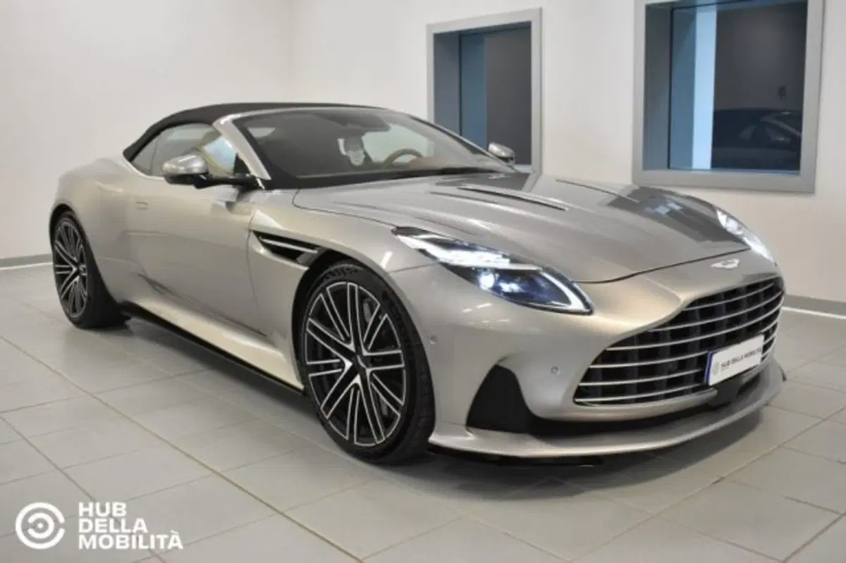 Aston Martin DB12 Volante usata a Perugia (3)