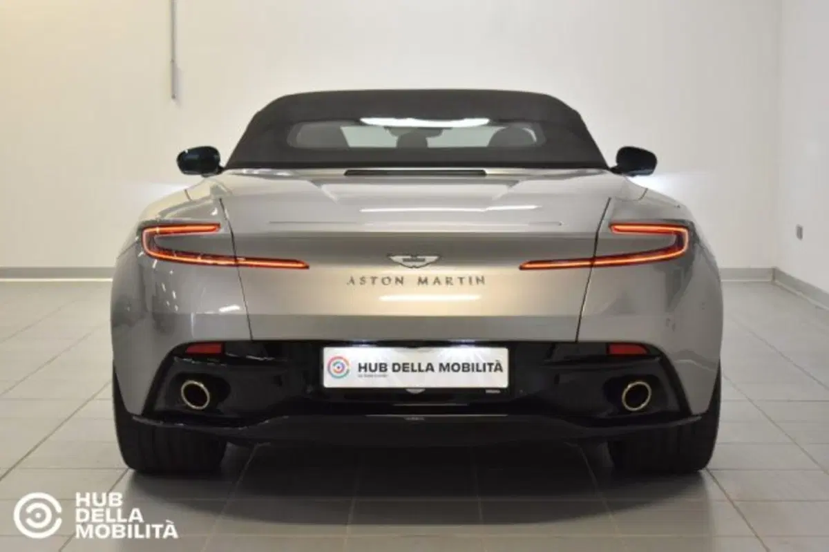 Aston Martin DB12 Volante usata a Perugia (6)
