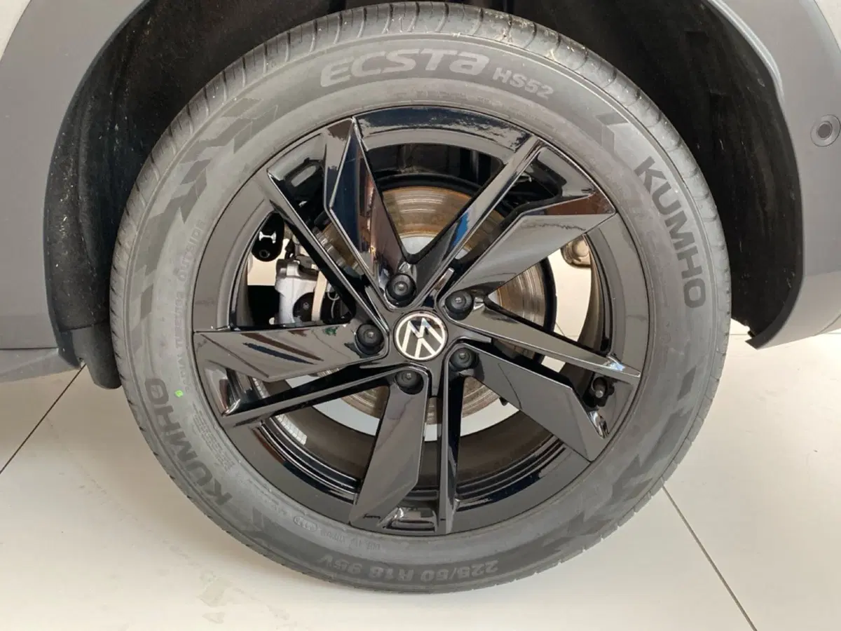 Volkswagen T-Roc nuova a Lodi (11)