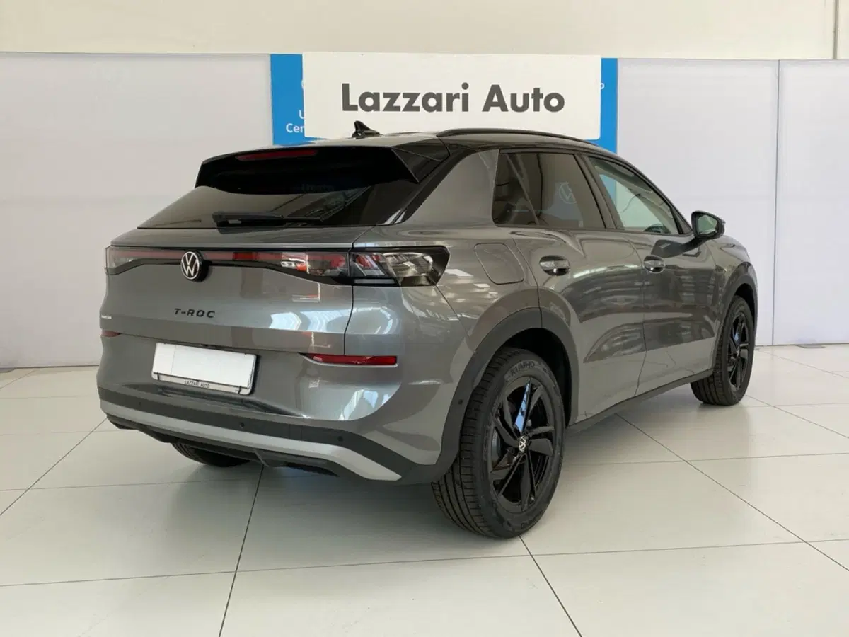 Volkswagen T-Roc nuova a Lodi (4)