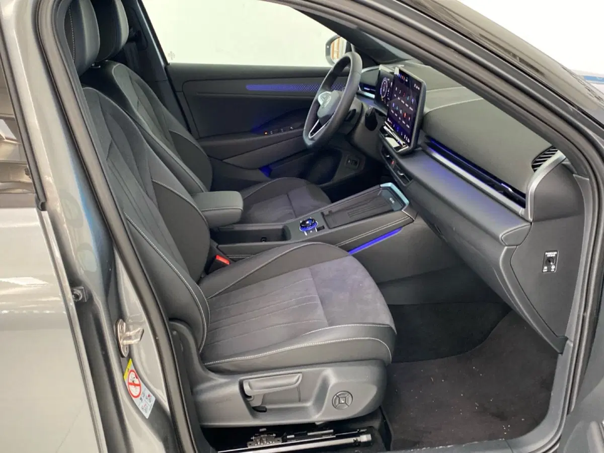 Volkswagen T-Roc nuova a Lodi (6)