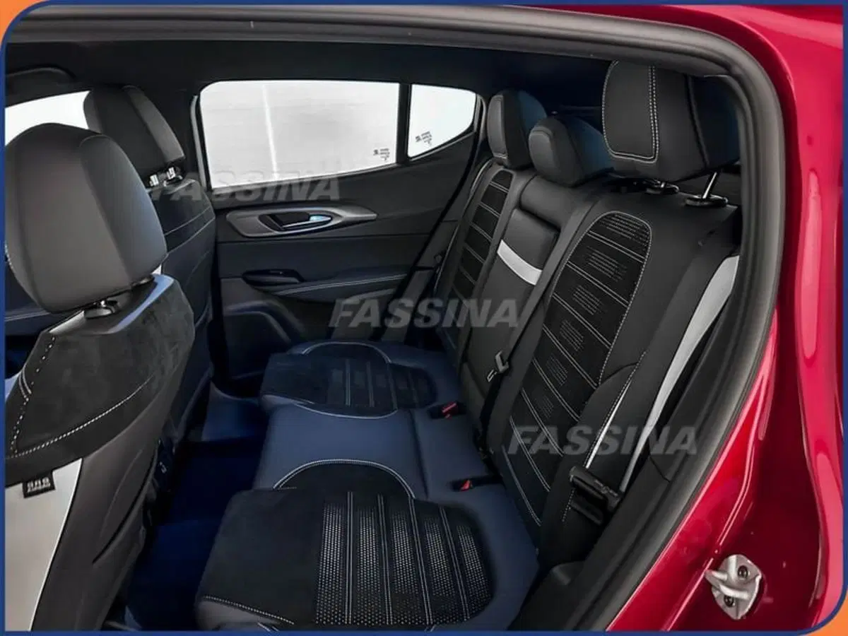 Alfa Romeo Tonale nuova a Milano (10)