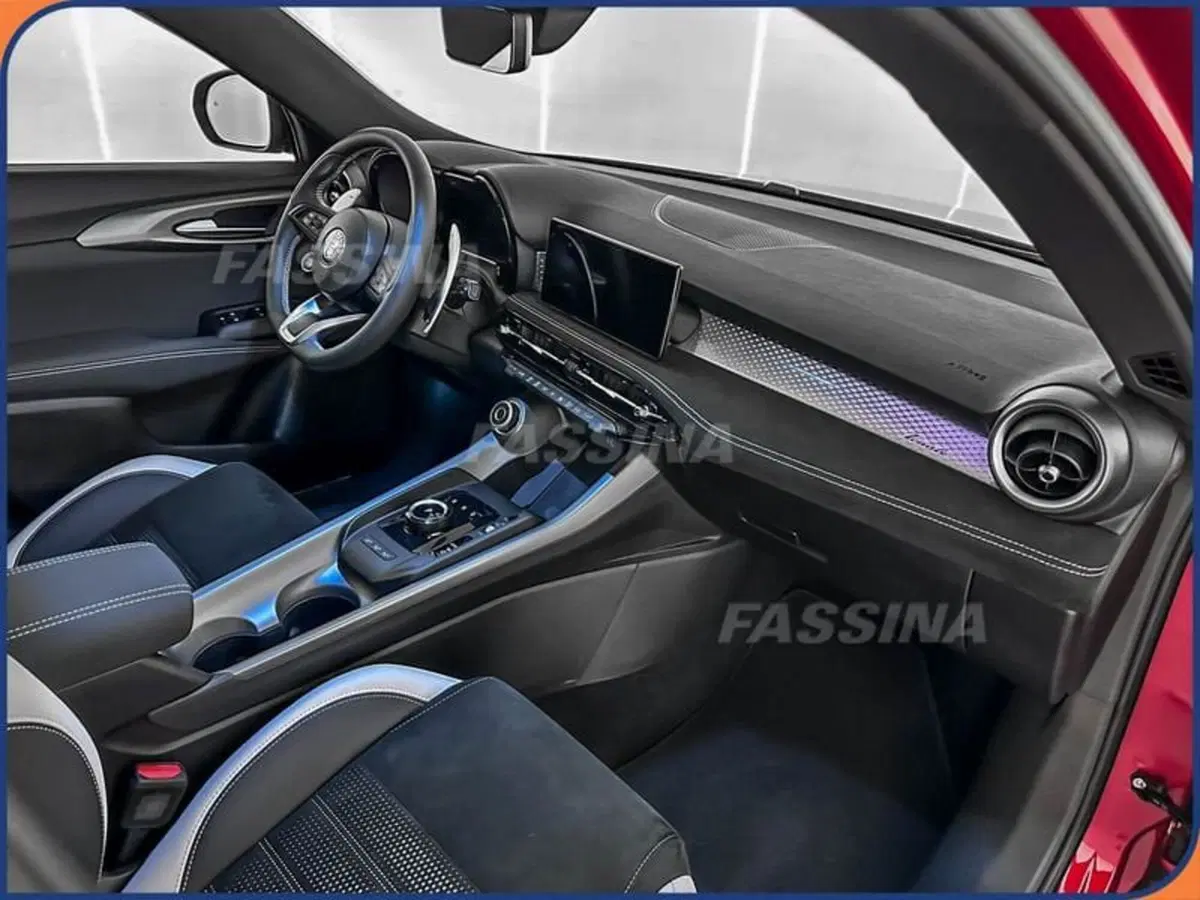 Alfa Romeo Tonale nuova a Milano (12)